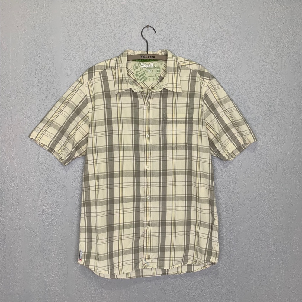 Quiksilver plaid shirt sleeve button down shirt